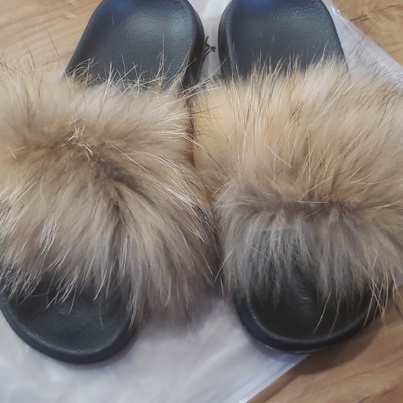Fur Slides - Picture 3 of 6